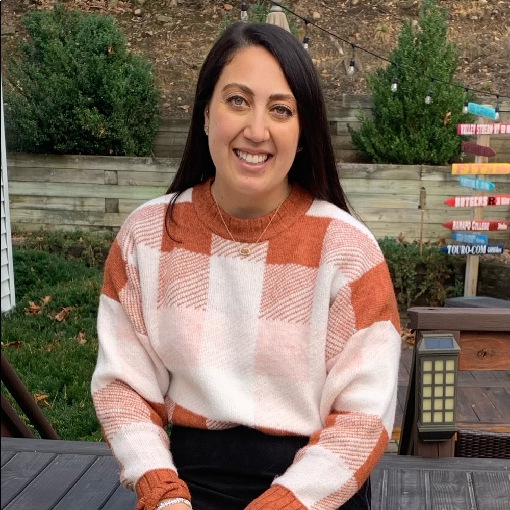 Meet your Posher, Danielle